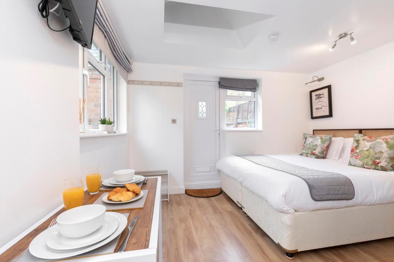 Modern Self Contained Studio Home Cheltenham Buitenkant foto