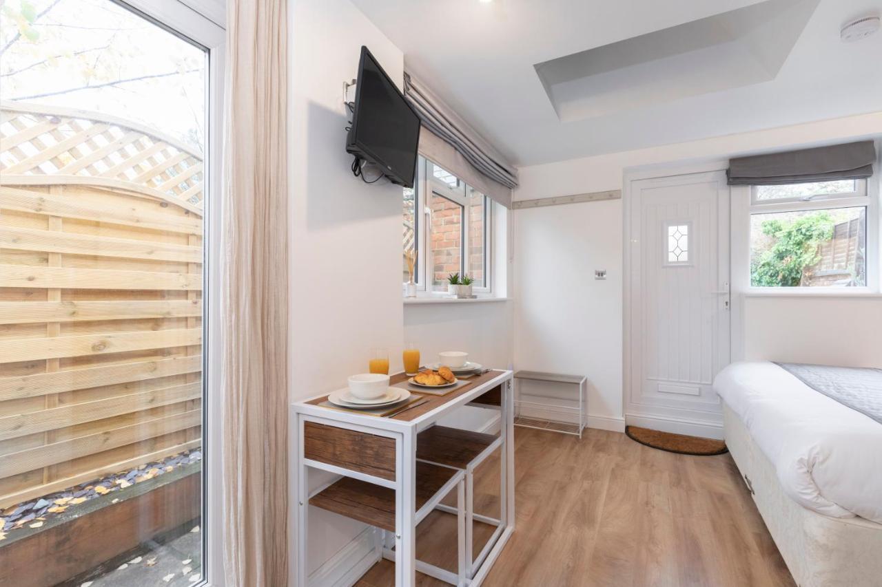 Modern Self Contained Studio Home Cheltenham Buitenkant foto